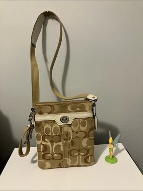 Coach Signature Canvas Crossbody - Beige/Tan